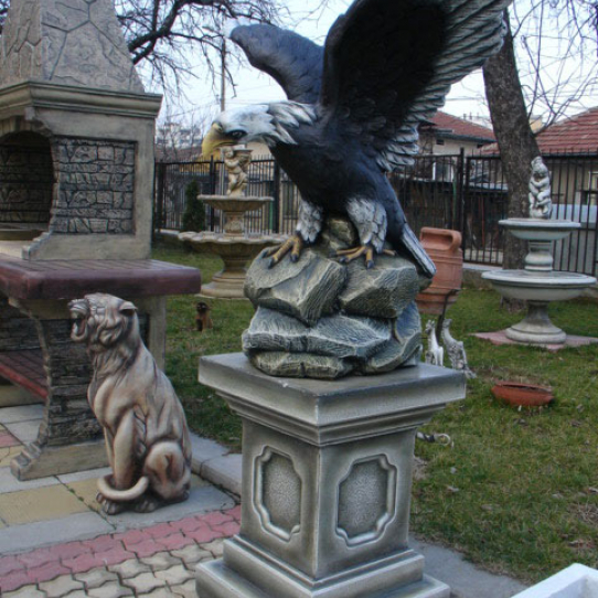 Eagle + Pedestal - 1200